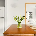 Superb Beachfront Apartments With Shelter By Sea N\' Rent