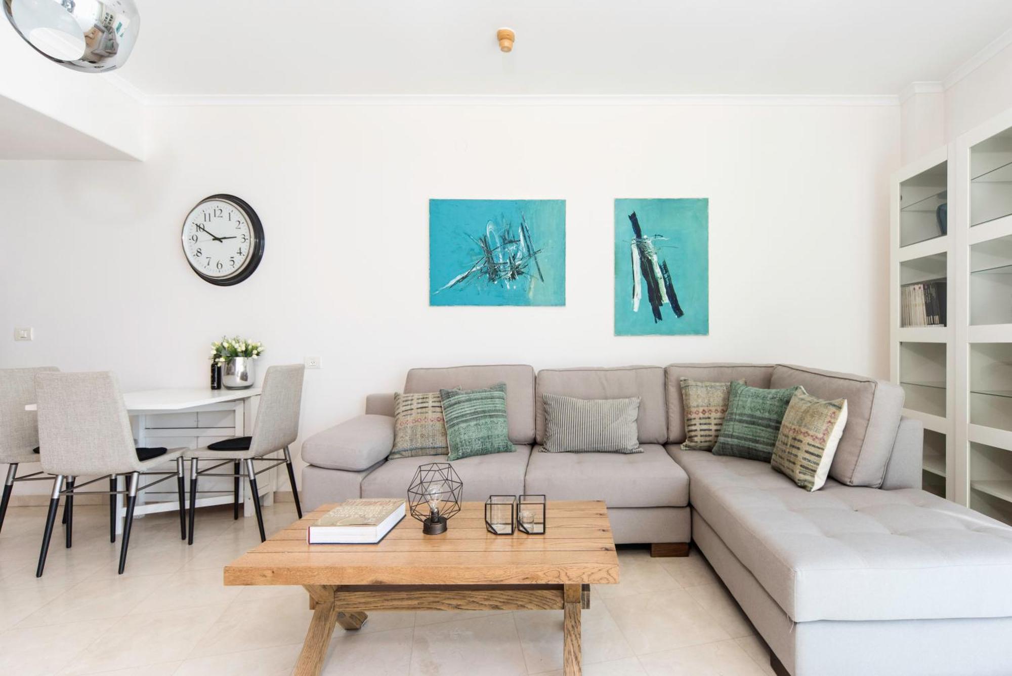 Apartment Superb Beachfront With Shelter By Sea N' Rent